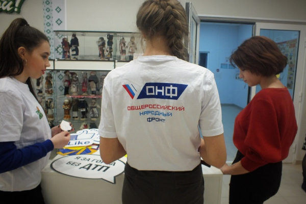 «Молодежка ОНФ» в Коми в рамках проекта «Равные возможности – детям» провела благотворительную ярмарку «Молодежка ОНФ» в Коми в рамках проекта «Равные возможности – детям» провела благотворительную ярмарку