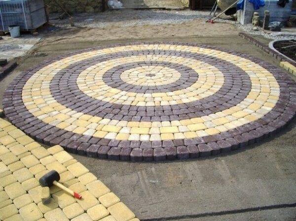 Качественная укладка тротуарной плитки от «Асфальтстрой» Качественная укладка тротуарной плитки от «Асфальтстрой»