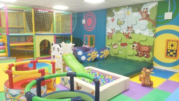 В Якутске у Белого озера появилась первая игровая с двухъярусным лабиринтом и трёхметровым скалодромом В Якутске у Белого озера появилась первая игровая с двухъярусным лабиринтом и трёхметровым скалодромом