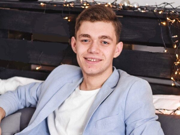 Наш студент В. Купин включен в состав общественного совета при управлении молодежной политики Наш студент В. Купин включен в состав общественного совета при управлении молодежной политики