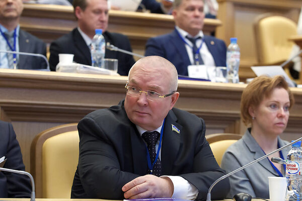 На Комитете по законодательству рассмотрен отчёт Молодёжного парламента Югры На Комитете по законодательству рассмотрен отчёт Молодёжного парламента Югры