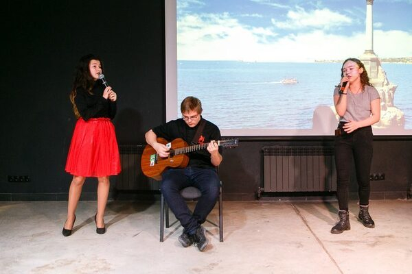 В Тобольске прошёл квартирник «Южные произведения классиков». В Тобольске прошёл квартирник «Южные произведения классиков».