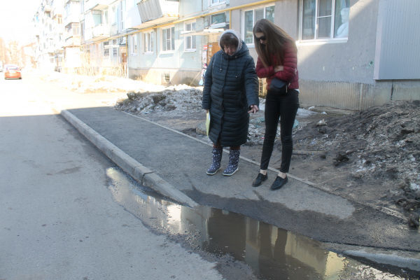 Активисты ОНФ добиваются устранения допущенных при благоустройстве дворов в Вологде недостатков Активисты ОНФ добиваются устранения допущенных при благоустройстве дворов в Вологде недостатков