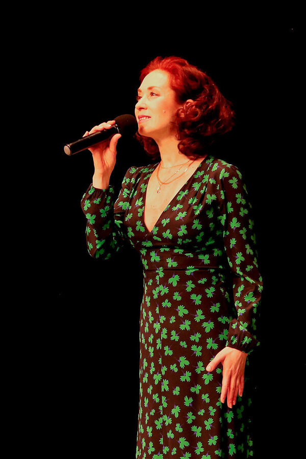 Заслуженная артистка Анна Большова побывала на Смоленщине Заслуженная артистка Анна Большова побывала на Смоленщине