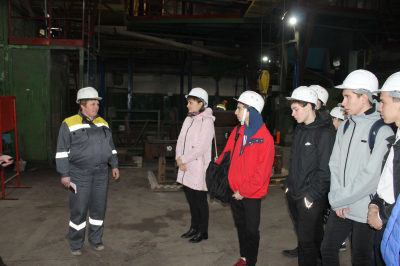 Воронежские активисты Народного фронта организовали для школьников и студентов серию экскурсий на предприятия Воронежские активисты Народного фронта организовали для школьников и студентов серию экскурсий на предприятия