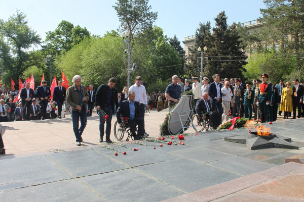 Волгоградские активисты ОНФ почтили память погибших в годы Великой Отечественной войны Волгоградские активисты ОНФ почтили память погибших в годы Великой Отечественной войны