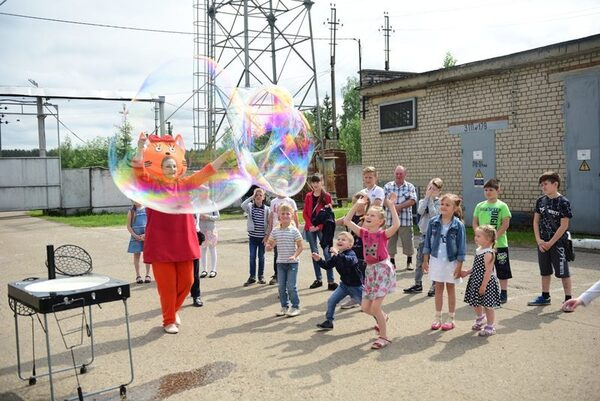 В филиале «Ивэнерго» состоялся веселый праздник для детей сотрудников В филиале «Ивэнерго» состоялся веселый праздник для детей сотрудников