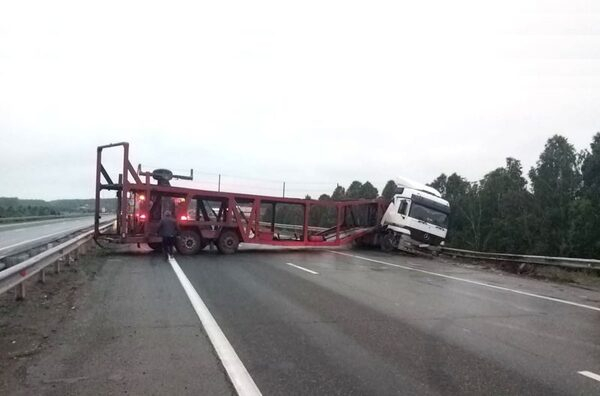 Дорожники просят водителей быть внимательными на федеральных трассах Дорожники просят водителей быть внимательными на федеральных трассах