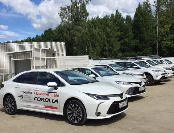 Филиал «Балтийского лизинга» выступил партнером тест-драйва модельного ряда Toyota в Екатеринбурге Филиал «Балтийского лизинга» выступил партнером тест-драйва модельного ряда Toyota в Екатеринбурге