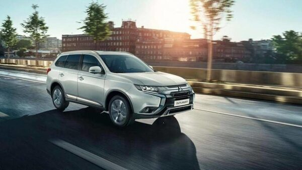 Mitsubishi Outlander доступен клиентам «Балтийского лизинга» за 15 759* рублей в месяц Mitsubishi Outlander доступен клиентам «Балтийского лизинга» за 15 759* рублей в месяц