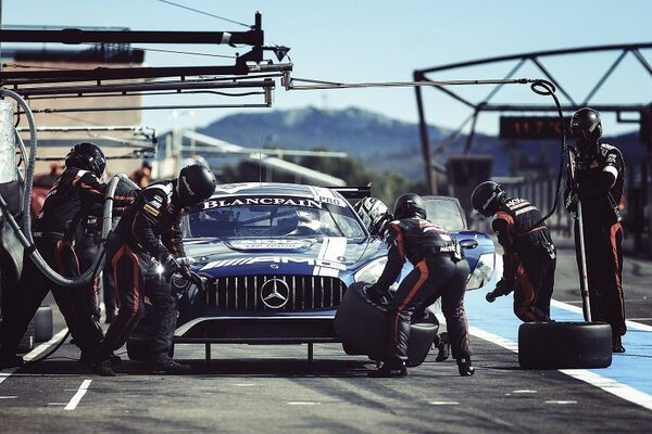 На низком старте! Ремонт Вашего «Мерседес-Бенц» в день обращения! На низком старте! Ремонт Вашего «Мерседес-Бенц» в день обращения!