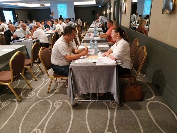 Кировские бизнесмены обменялись опытом с коллегами из Азербайджана Кировские бизнесмены обменялись опытом с коллегами из Азербайджана