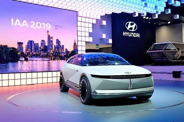 Hyundai Motor представляет электрический концепт-кар «45» на Международном автосалоне во Франкфурте 2019 Hyundai Motor представляет электрический концепт-кар «45» на Международном автосалоне во Франкфурте 2019