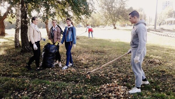 Студенты АлтГУ приняли участие в субботнике на аллее «Победы» в Барнауле Студенты АлтГУ приняли участие в субботнике на аллее «Победы» в Барнауле