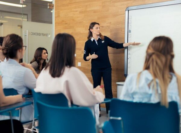 Как хорошо петербуржцы знают английский: результаты опроса от English First Как хорошо петербуржцы знают английский: результаты опроса от English First