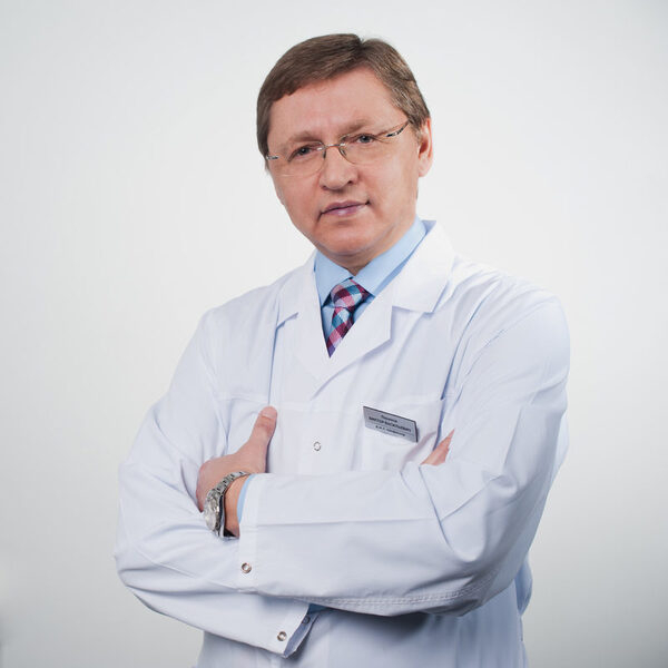 Главный врач медицинского центра «Реновацио» поздравил коллег с профессиональным праздником Главный врач медицинского центра «Реновацио» поздравил коллег с профессиональным праздником