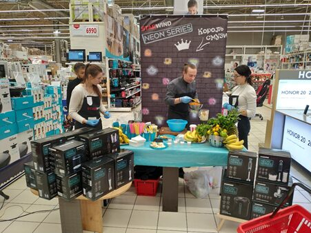 Василий Емельяненко представил STARWIND NEON SERIES в АШАН Василий Емельяненко представил STARWIND NEON SERIES в АШАН