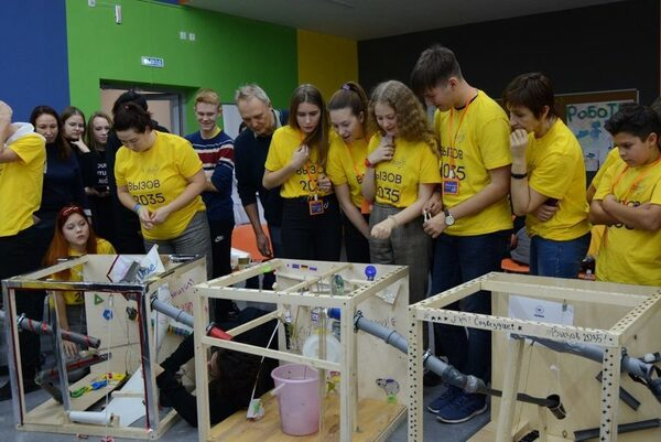 В Челябинске прошел турнир по созданию машин Голдберга В Челябинске прошел турнир по созданию машин Голдберга