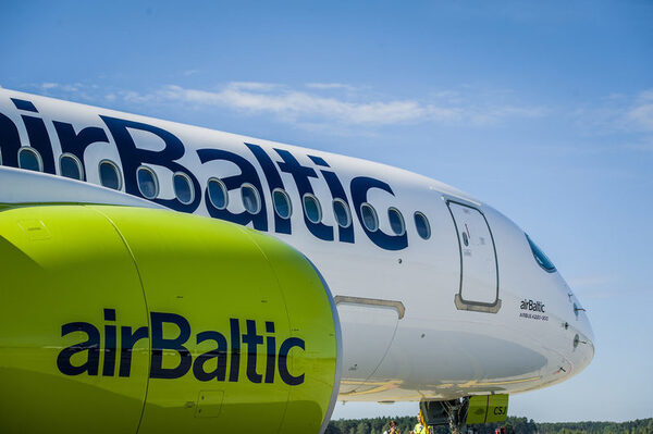 airBaltic      Airbus A220