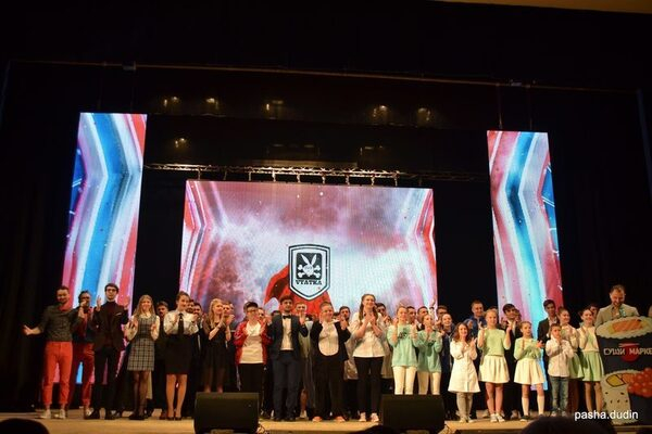 Игорь Васильев встретился с участниками команды КВН «Вятка» Игорь Васильев встретился с участниками команды КВН «Вятка»