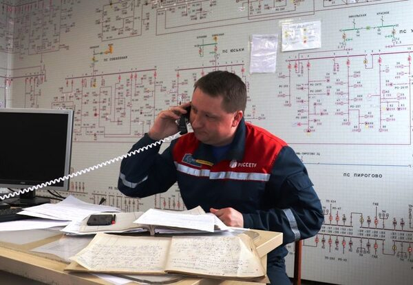 В Удмуртэнерго прошла аварийно-восстановительная тренировка диспетчеров с участием сотрудников контакт-центра В Удмуртэнерго прошла аварийно-восстановительная тренировка диспетчеров с участием сотрудников контакт-центра