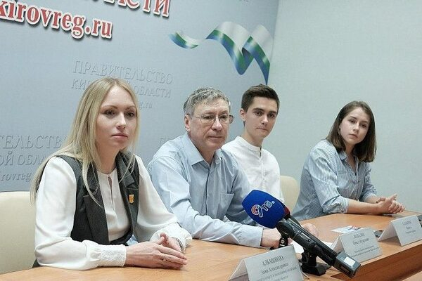 В Киров на первенство мира приедут ледолазы из 8 стран В Киров на первенство мира приедут ледолазы из 8 стран