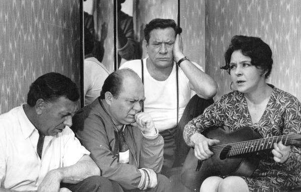 Праздник стал о Победе, но из Победы стала уходить война Праздник стал о Победе, но из Победы стала уходить война