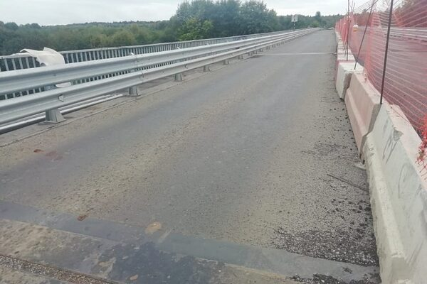 В Зуевском районе мост через реку Коса полностью заасфальтирован В Зуевском районе мост через реку Коса полностью заасфальтирован
