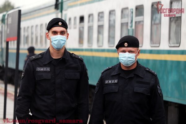 В Самаре сотрудники ОМОН спасли пассажира электропоезда В Самаре сотрудники ОМОН спасли пассажира электропоезда