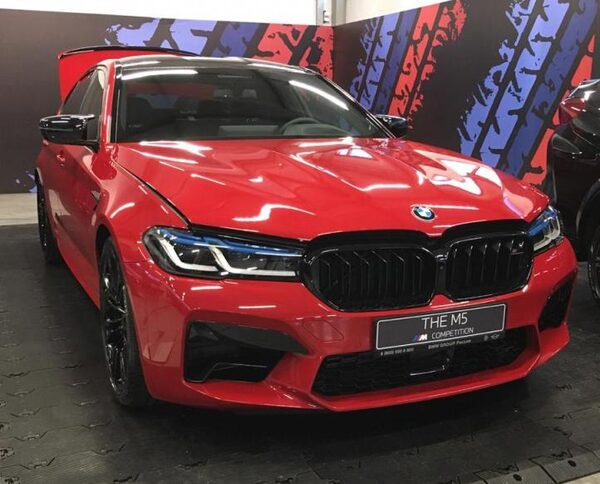 Филиал «Балтийского лизинга» выступил в Казани партнером тест-драйва обновленного BMW M5 Филиал «Балтийского лизинга» выступил в Казани партнером тест-драйва обновленного BMW M5