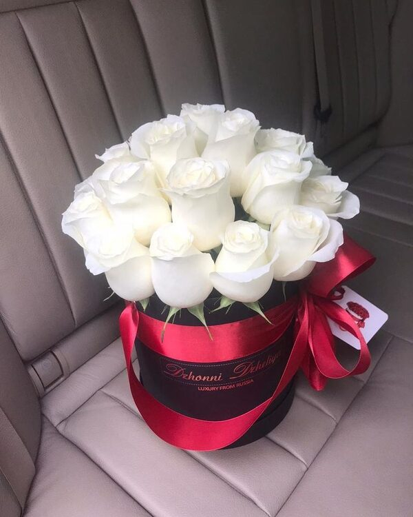 В Dzhonni Dzheliya Flowers возобновились поставки белых роз В Dzhonni Dzheliya Flowers возобновились поставки белых роз