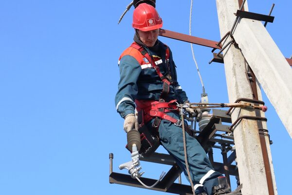 Андрей Малышев: «Удмуртэнерго повышает надежность работы электросетевого комплекса Удмуртии» Андрей Малышев: «Удмуртэнерго повышает надежность работы электросетевого комплекса Удмуртии»