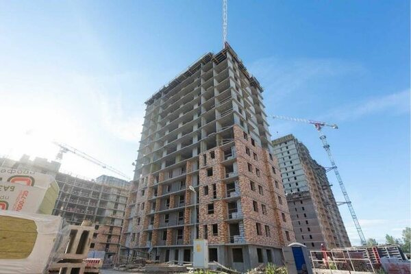 Сентябрь без новичков: старые проекты бросились заполнять дефицит новостроек Сентябрь без новичков: старые проекты бросились заполнять дефицит новостроек