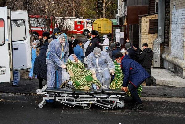 В Челябинске сотрудники Росгвардии обеспечили безопасность при ликвидации последствий крупного возгорания В Челябинске сотрудники Росгвардии обеспечили безопасность при ликвидации последствий крупного возгорания