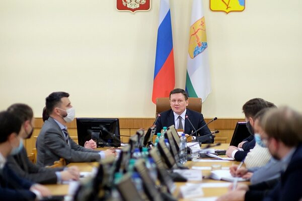 Александр Чурин обсудил с общественниками ситуацию с вывозом отходов в Кировской области Александр Чурин обсудил с общественниками ситуацию с вывозом отходов в Кировской области