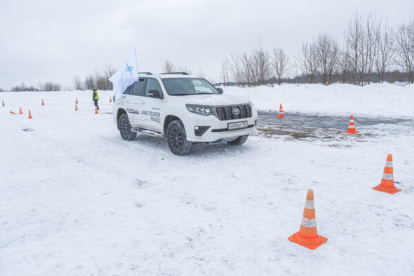 В Перми состоялся тест самых популярных способов избавления от наледи на дорогах В Перми состоялся тест самых популярных способов избавления от наледи на дорогах