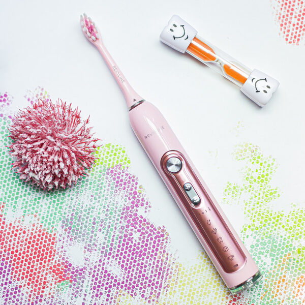 Revyline RL 010 Pink – звуковая щетка, которая наведет порядок в полости рта Revyline RL 010 Pink – звуковая щетка, которая наведет порядок в полости рта