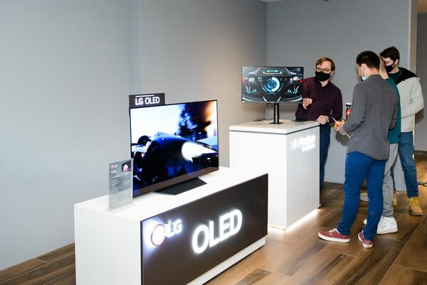 LG Electronics продолжает развитие партнерской программы с холдингом Winstrike и поддерживает запуск документального фильма «NAVI. Рожденные побеждать» LG Electronics продолжает развитие партнерской программы с холдингом Winstrike и поддерживает запуск документального фильма «NAVI. Рожденные побеждать»