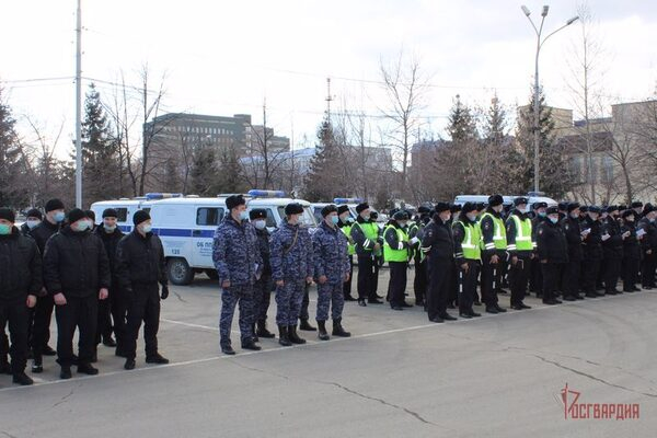 В Нижнем Тагиле прошел совместный инструктаж сотрудников Росгвардии и полиции, заступающих на охрану общественного порядка В Нижнем Тагиле прошел совместный инструктаж сотрудников Росгвардии и полиции, заступающих на охрану общественного порядка
