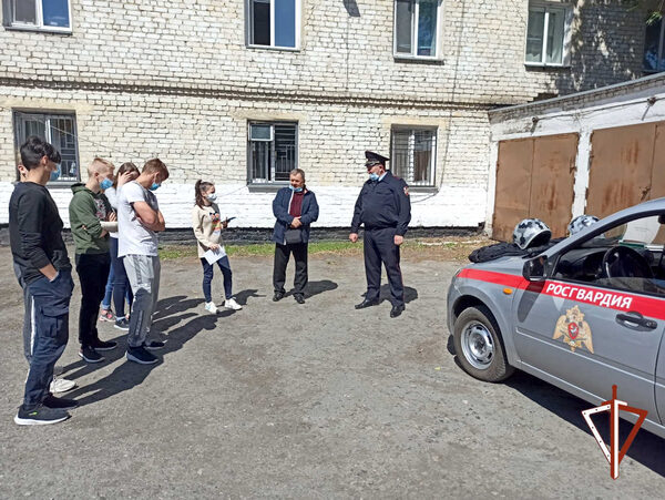 В Зауралье продолжаются мероприятия в рамках ведомственного проекта «Каникулы с Росгвардией» В Зауралье продолжаются мероприятия в рамках ведомственного проекта «Каникулы с Росгвардией»