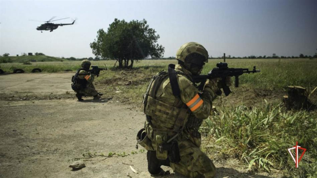 Спецназ Уральского округа на учениях Росгвардии ликвидировал вооруженную группу преступников Спецназ Уральского округа на учениях Росгвардии ликвидировал вооруженную группу преступников