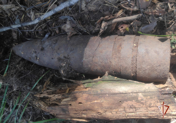 Взрывотехники ОМОН Росгвардии обследовали и обезвредили артиллерийский снаряд Взрывотехники ОМОН Росгвардии обследовали и обезвредили артиллерийский снаряд