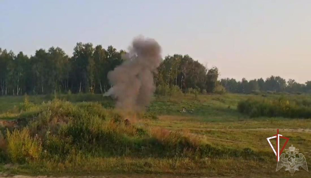 Взрывотехники ОМОН Росгвардии уничтожили боеприпас, обнаруженный в Тюменской области Взрывотехники ОМОН Росгвардии уничтожили боеприпас, обнаруженный в Тюменской области