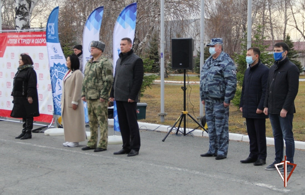 В Тюменской области росгвардейцы массово приступили к сдаче нормативов Всероссийского комплекса «ГТО» В Тюменской области росгвардейцы массово приступили к сдаче нормативов Всероссийского комплекса «ГТО»