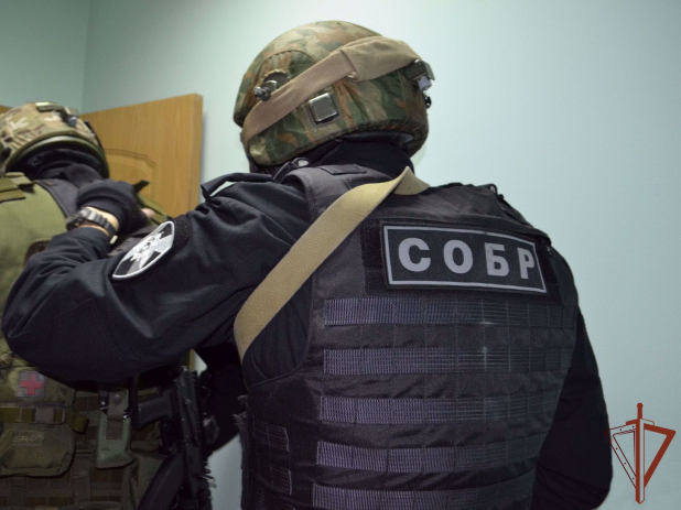 При содействии Росгвардии в Кургане задержаны подозреваемые в продаже фиктивных справок о вакцинации от COVID-19 При содействии Росгвардии в Кургане задержаны подозреваемые в продаже фиктивных справок о вакцинации от COVID-19