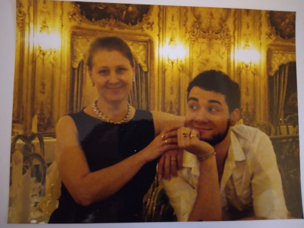 Владимир Брилёв поздравил маму с юбилеем Владимир Брилёв поздравил маму с юбилеем