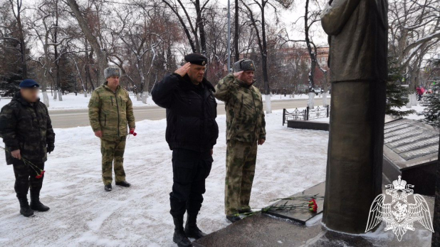 Начальник территориального управления, ветераны и офицеры спецназа почтили память героя России Тимура Мухутдинова в Тюмени Начальник территориального управления, ветераны и офицеры спецназа почтили память героя России Тимура Мухутдинова в Тюмени